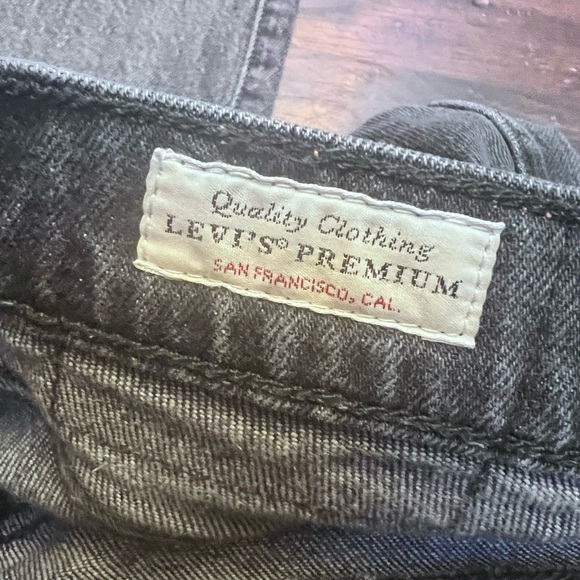 Levi’s Washed Gray Black Ribcage Straight Women's Jeans - Picture 3 of 11